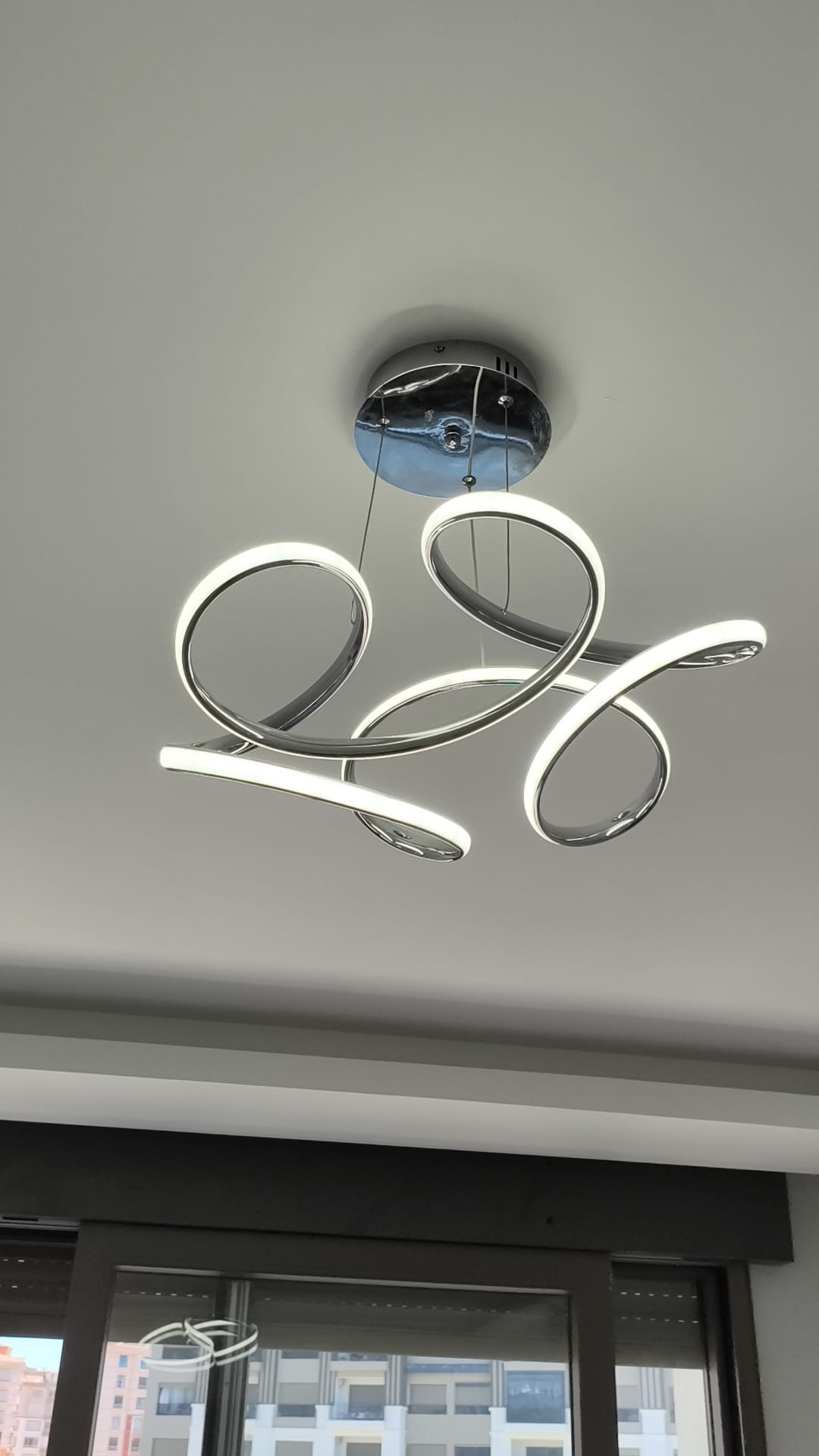LED aydınlatmalı korniş